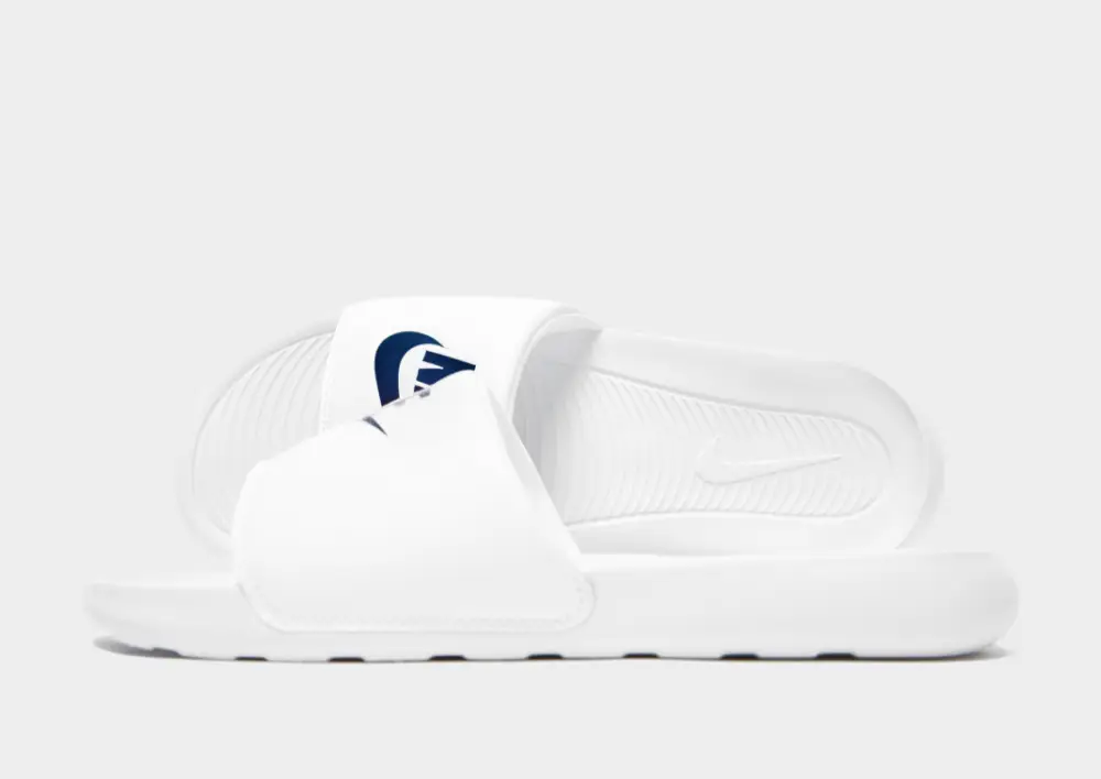 Nike Victori Slides