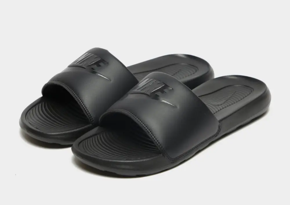 Nike Victori Slides