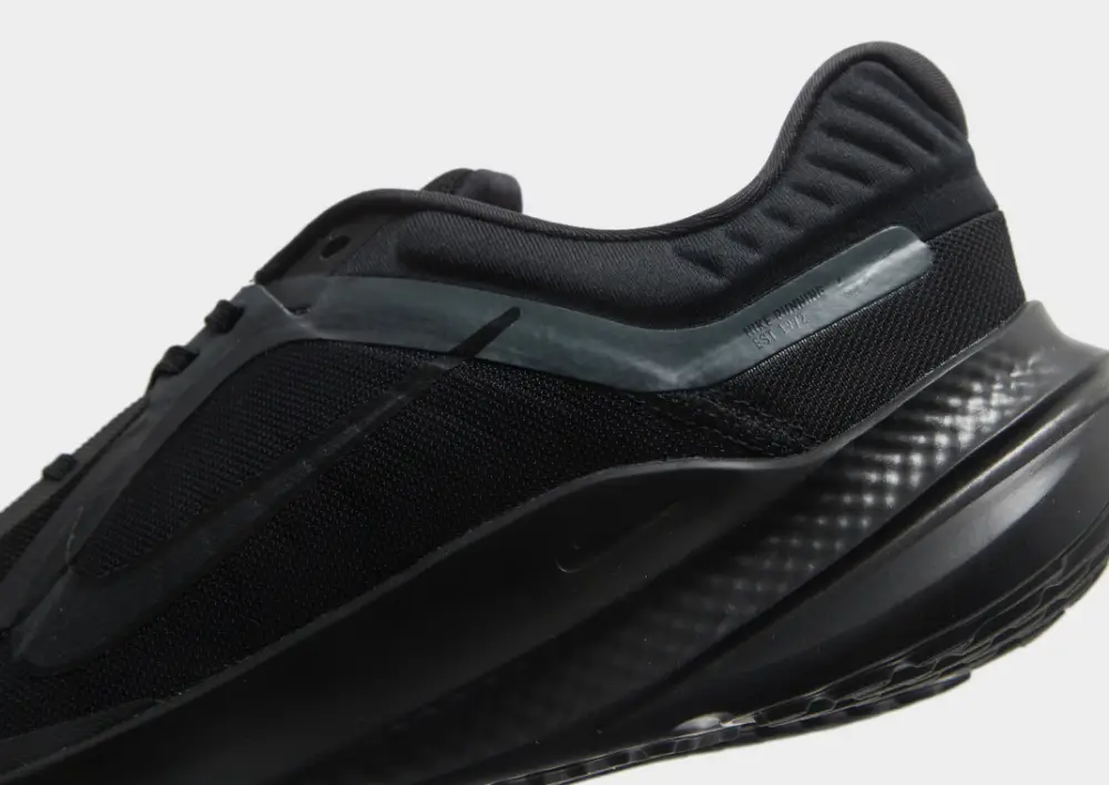 Nike Quest 5 