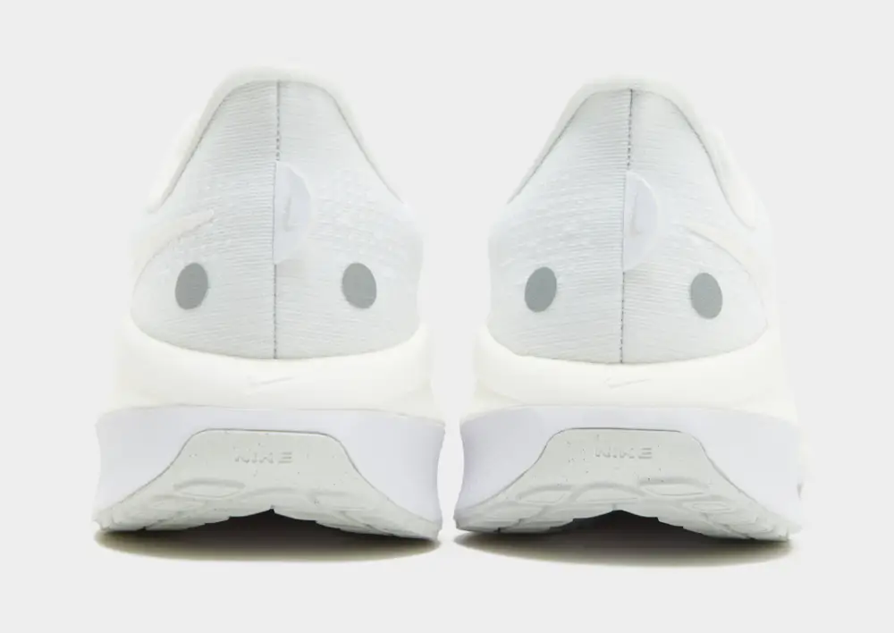 Nike Vomero 17 