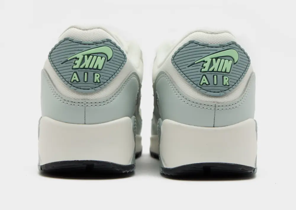 Nike Air Max 90 Women's 