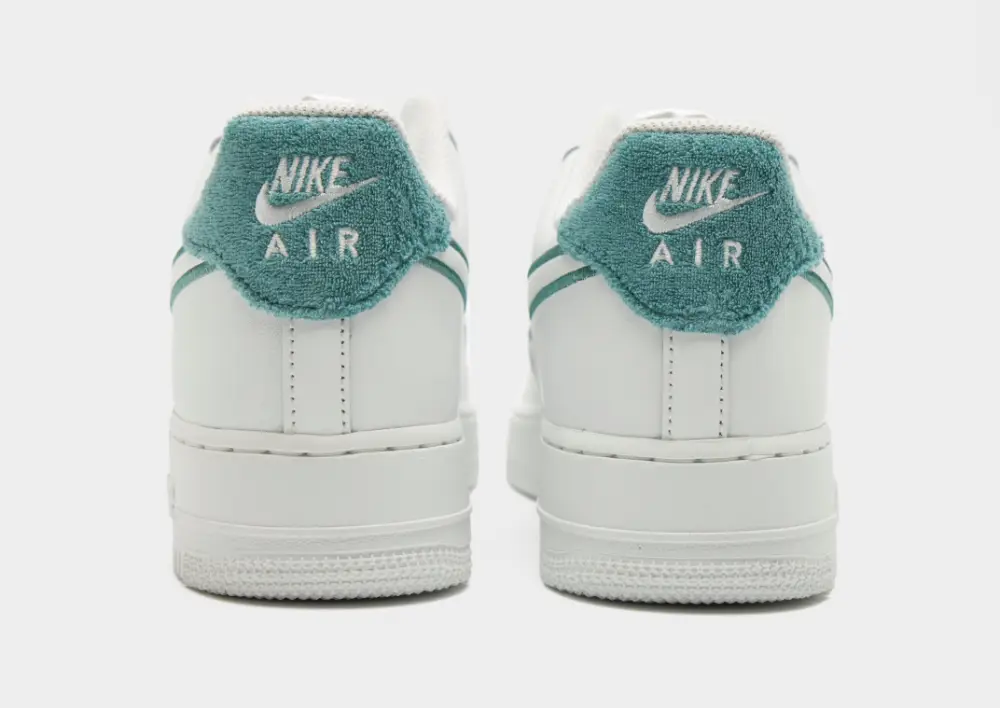 Nike Air Force 1 '07 LV8 