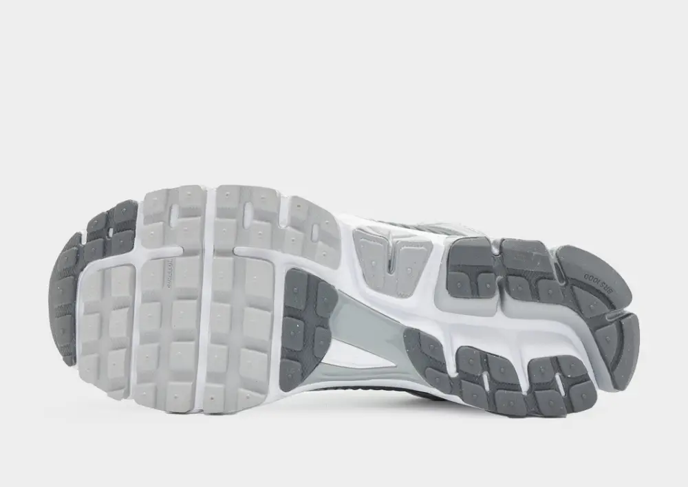 Nike Vomero 5 