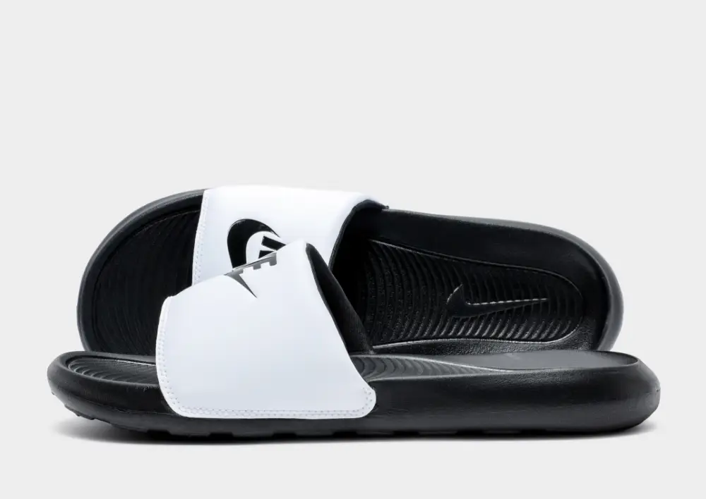 Nike Victori Slides